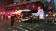 纽约发生重大车祸巴士相撞3死16伤(组图视频)