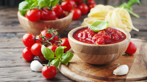 西红柿含有食物纤维，是帮助内脏减肥的好帮手。