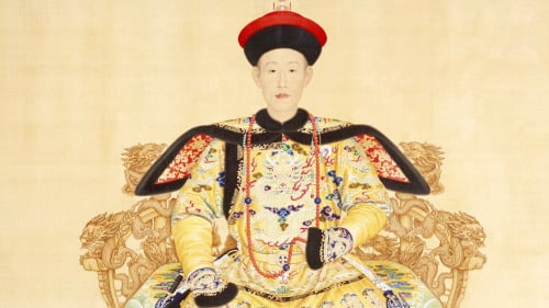 乾隆皇帝长寿，图为郎世宁绘的乾隆皇帝朝服像。