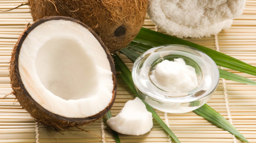 椰子油能抗癌，还以许多健康益处闻名。