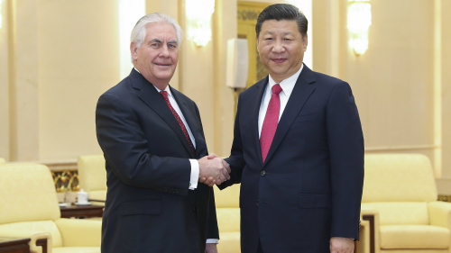 美國國務卿蒂勒森（左）將於9月28日至10月1日的四天時間內對中國進行國事訪問，期間會與中國國家主席習近平（右）會面。(16:9) 