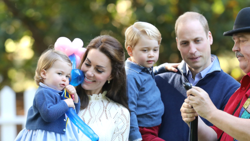 英国王室再添丁，威廉王子陪产凯特生第3胎。
