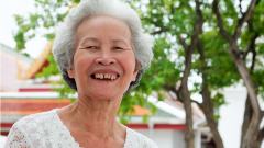 這兩個故事很短卻震撼了上億中國人(圖)