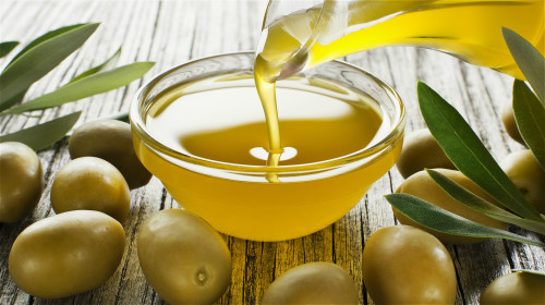 油类使用要“因油而异”，橄榄油适合凉拌或熟食拌油。