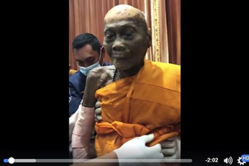 泰國高僧圓寂2個月肉身不腐還面帶微笑
