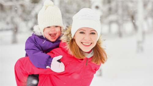 冬天應該養腎，「防寒」很重要，應注意頭部、背部、腹部等處的保暖。