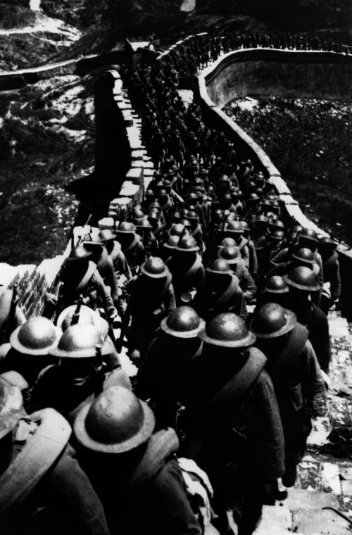 1933年，日军进犯长城一线，戴安澜奉命增援有“京师锁钥”之称的古北口。