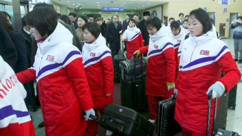 2018年1月25日，朝鲜女子冰球队员抵达韩国。