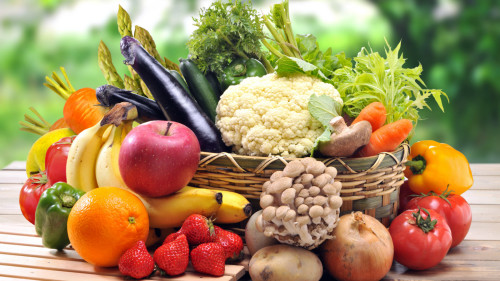 冬季保肝護肝多吃些水果和蔬菜，切忌過油、過辣等刺激性的食物。