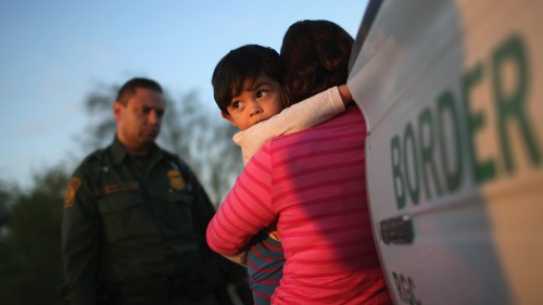 白宫终结保护计划20万萨尔瓦多人须离境