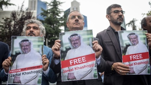 2018年，10月08日，土耳其阿拉伯媒体协会的成员举行抗议，要求沙特沙特政府释放记者贾马尔‧卡舒吉。