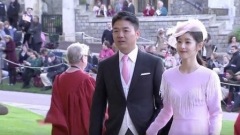 劉強東奶茶妹英國公開亮相躥上熱搜(图)