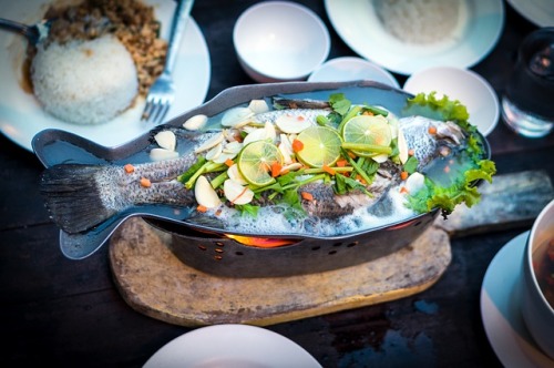 泰國美味的鮮魚餐點