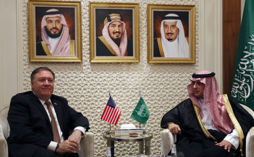 2018年10月16日，美國國務卿與沙特外長阿德爾．朱貝爾會面。