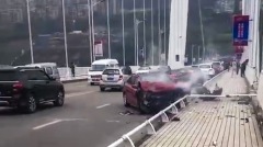 重慶公交墜江：大媽毆打司機釀禍照片曝光(組圖)