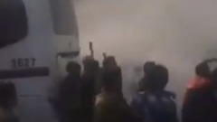 老兵棒打警察被抓3000人集結聲援(組圖)