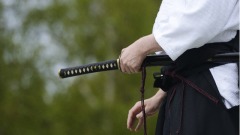 体验这种民俗疗法肯定手脚发抖(组图)