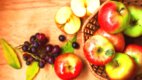苹果富含果胶，有延缓饭后血糖上升的作用。
