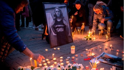 2018年10月8日，保加利亞當地民眾悼念馬里諾娃。