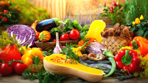 蔬菜、水果等占用了更多的胃部空間，可以讓人填飽肚子。