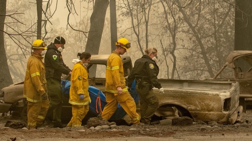 加州野火66人遇难惊险一刻女子火场逃生组图/视频