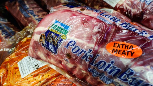 中国万洲国际公司于2013年收购了美国史密斯菲尔德食品公司（Smithfield Foods），从而一跃成为世界第一大猪肉生产商。
