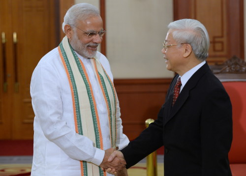 2016年9月3日，印度总理莫迪在河内会晤越南国家主席阮富荣。
