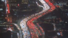 感恩節交通「打結」洛杉磯大堵車景象壯觀(圖)
