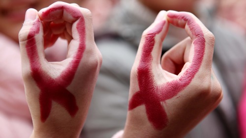 中国艾滋病患者数量直线上升