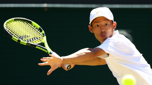 台灣17歲小將曾俊欣，獲國際網球總會（ITF）頒發2018年度青少男世界冠軍。