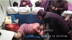 中國「德残病」氾濫東北女橫躺3位惹議(圖)