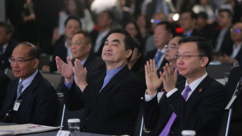 台北副市长邓家基（中）及上海副市长周波（右）