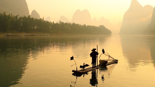 水在中国文化中，之所以备受推崇，是因为其中包含着无私利他的品质。
