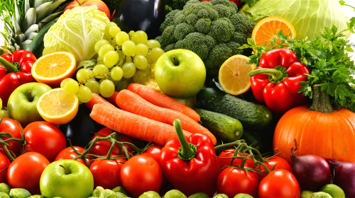 彩虹飲食每天吃進至少５種各種顏色的蔬果，能夠攝取到豐富的植化素。