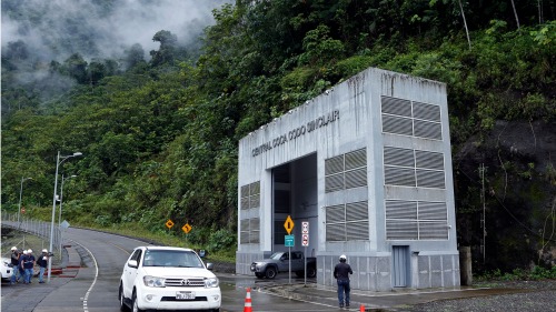 厄瓜多爾的「科卡科多辛克雷水電站」的大壩外部景觀