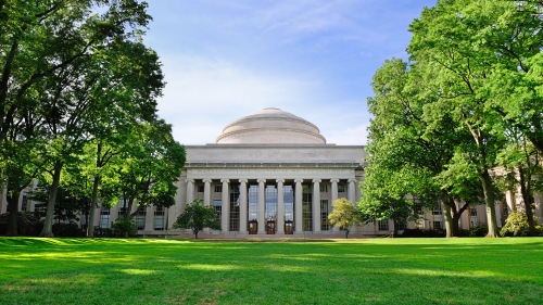 美国麻省理工学院（MIT）日前公布本科生提前录取名单，中国学生全军覆没