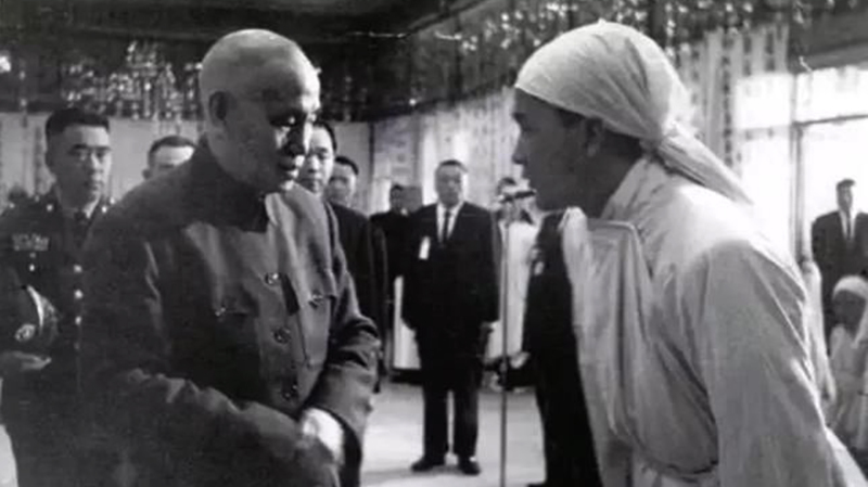 蔣中正總統第一個出席白崇禧葬禮並慰問白家遺屬