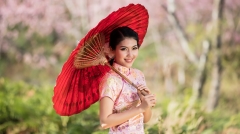 美少婦被惡婆婆掃地出門再相逢時……(圖)