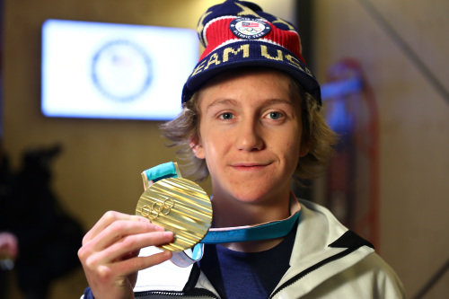 美國17歲小將奪得平昌冬奧會首枚金牌