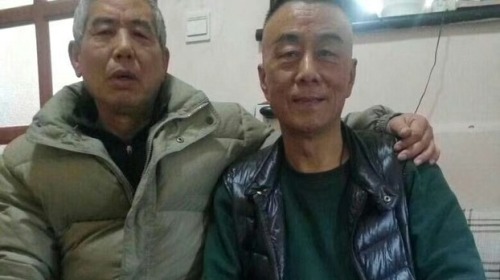 訪民新年晚會的主要策劃者姜家文（左）雖被北京警方施壓，但表示會堅持把晚會做下去。