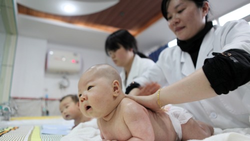 中國新年期間，一則有關「二胎保證金」的消息在網路熱傳
