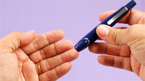 除了测量血糖之外，有几点生理的变化可以检测自己是否罹患糖尿病。