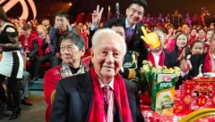 【2.20中國速瞄】陳光標現身央視新年晚會(組圖)