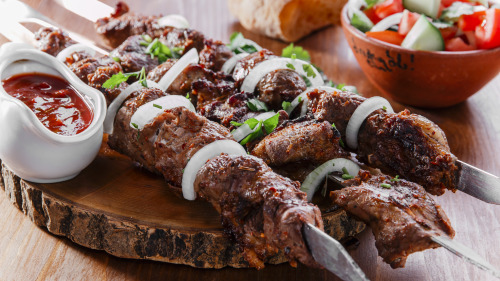 新疆烤羊肉串，风味特佳。