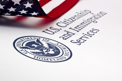 美国考虑限制H-1B非移民工作签证的国家配额，中印等国将会受到影响。
