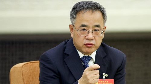 中共国务院副总理胡春华添新职务， 任中国国际进口博览会组委会主任。