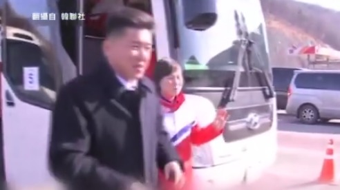 1日，朝鮮體育部副部長元吉宇率領體育代表團共32人抵達南韓參加平昌冬奧。