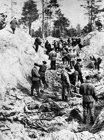 1930年，在一個月內，蘇聯60萬富農被槍殺或遣至集中營，農民私有山林土地被掠奪侵佔。 