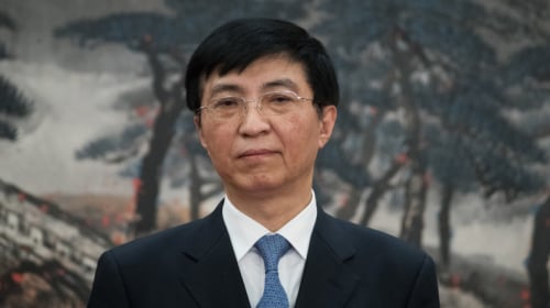 港媒指7月两次会议显王沪宁地位特殊。