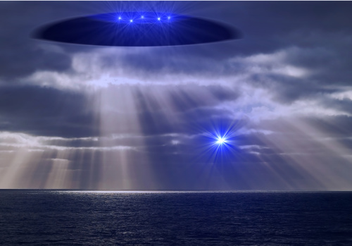 美五角大楼解密视频：战斗机和UFO相遇